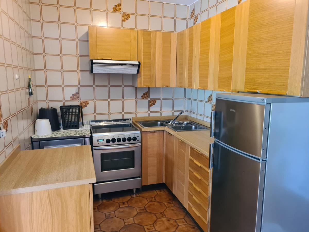 Appartment Deville With Garden Моэна Экстерьер фото