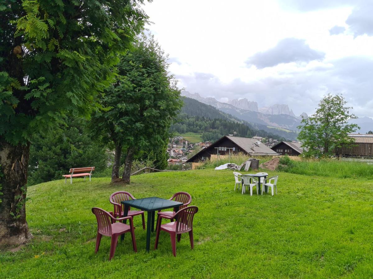 Appartment Deville With Garden Моэна Экстерьер фото